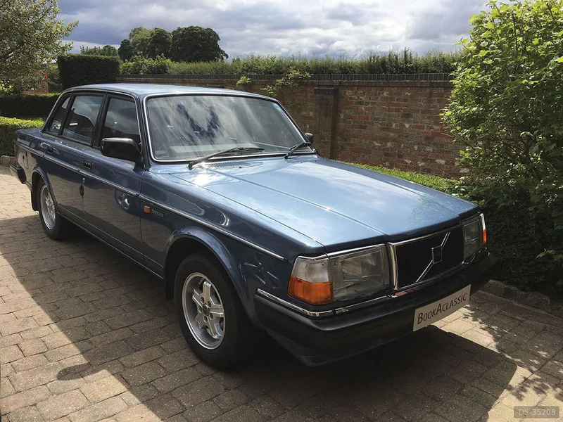 1986 Volvo 240 GlE in Barnby Moor, Retford 2