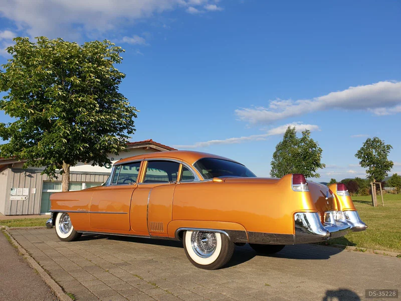 1954 Cadillac 60 Special Fleetwood in Mössingen 2