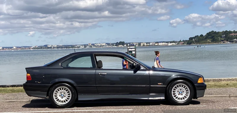 1992 BMW 325i in Poole 2