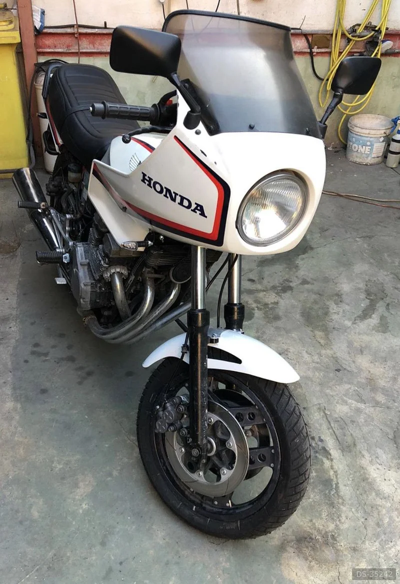 1984 Honda Cbx 400 F2 in Napoli 2
