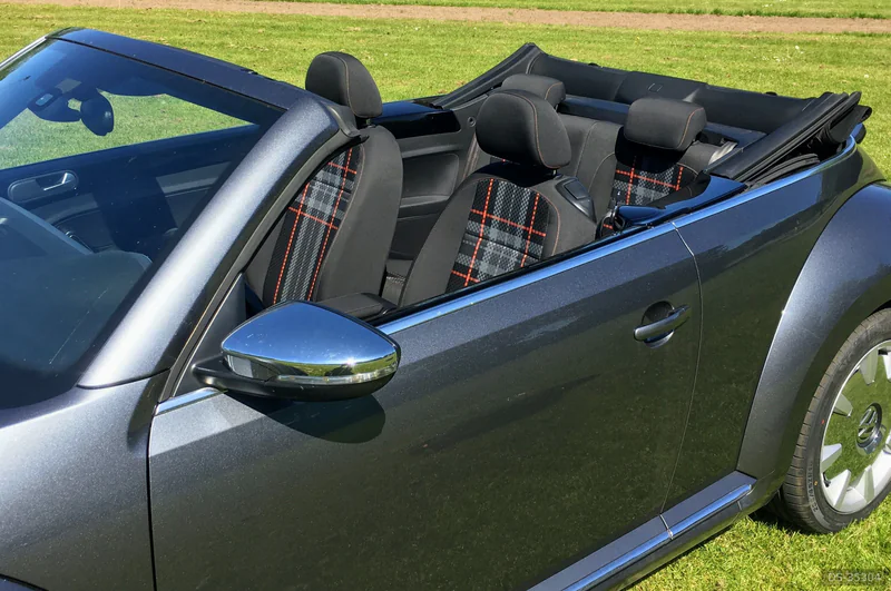 2015 Volkswagen Beetle Cabriolet in Jelling 4
