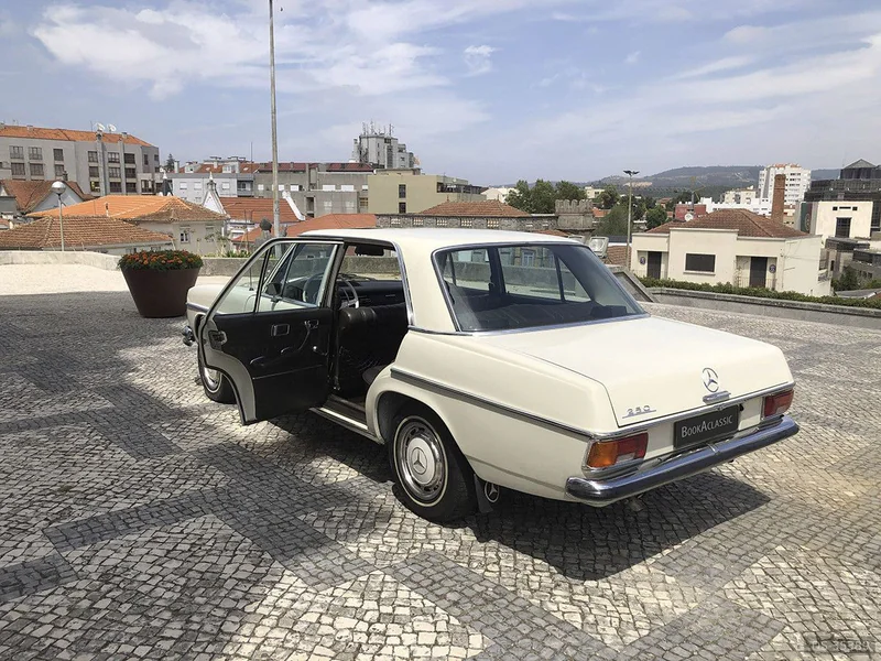 1968 Mercedes-Benz 250 in São João Da Madeira 4