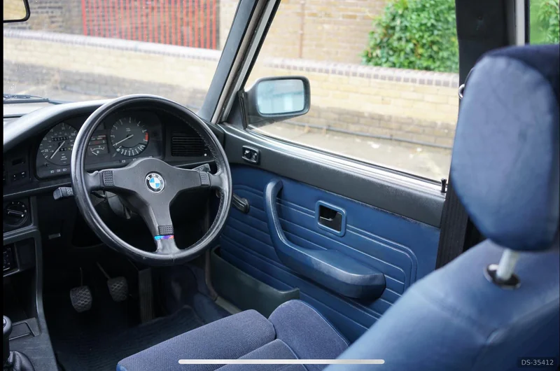 1984 BMW 520i in London 4