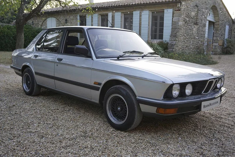 1984 BMW 520i in London 7