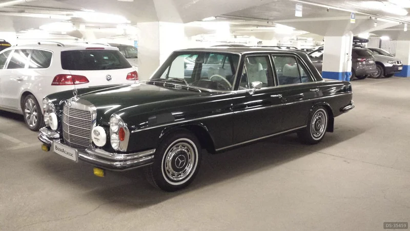 1972 Mercedes-Benz 280 SE in Stockholm 2