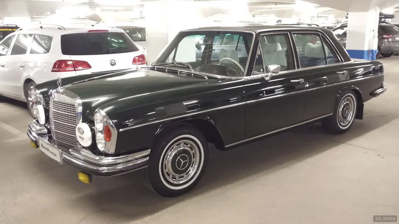 1972 Mercedes-Benz 280 SE in Stockholm 5