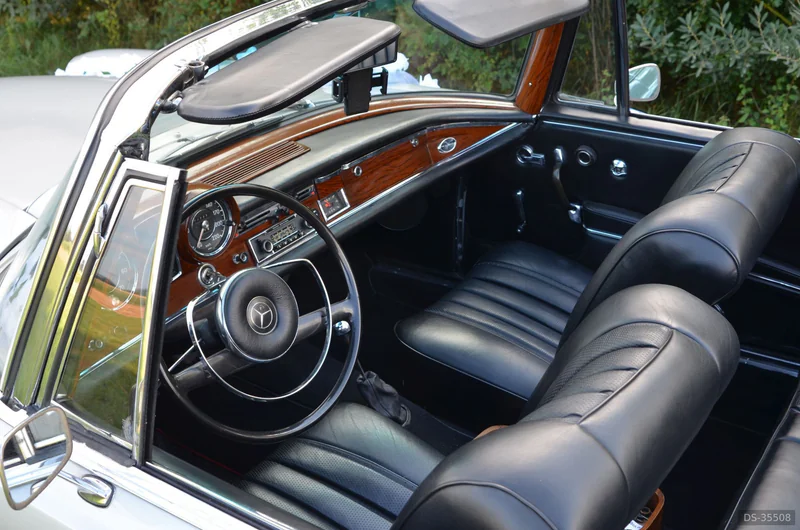 1963 Mercedes-Benz 220SE Cabrio in Schramberg 4