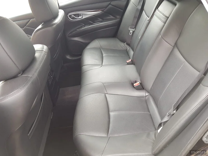 2016 Infiniti Q70 in Košice 9
