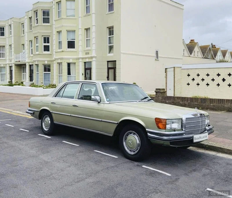1976 Mercedes-Benz 280 SE in London 5