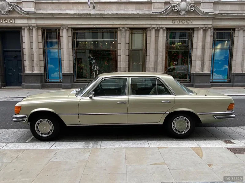 1976 Mercedes-Benz 280 SE in London 8