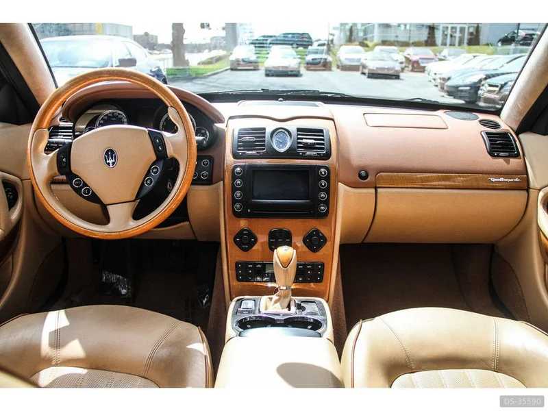 2005 Maserati Quattroporto in Halifax 3