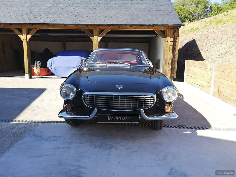 1964 Volvo P1800s in Llangadog 9