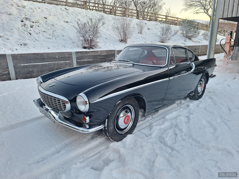 1964 Volvo P1800s in Llangadog 2