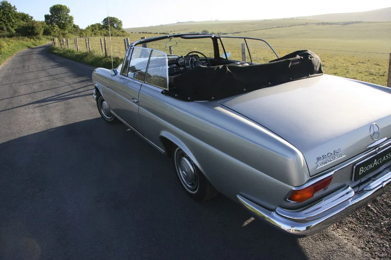 1965 Mercedes-Benz 220 SEB Cabriolet