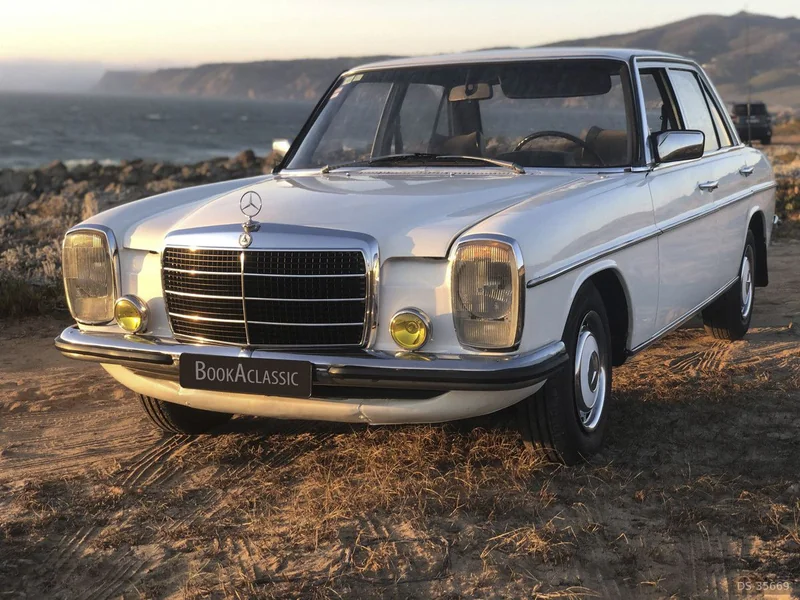 1973 Mercedes-Benz W115 in Algés 2