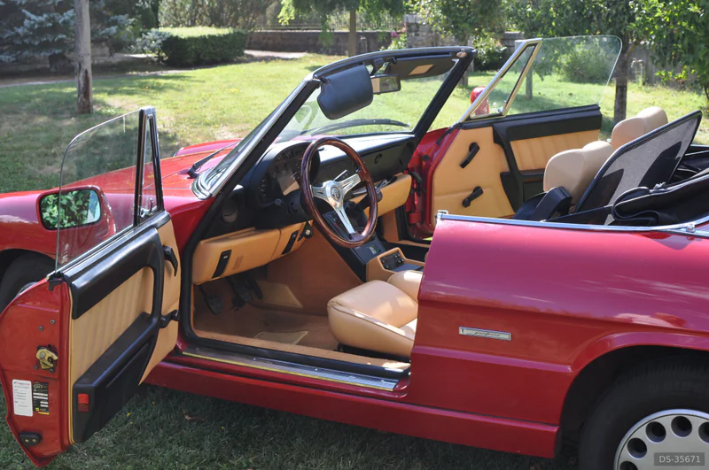 1991 Alfa Romeo Spider Duetto in Roma 3