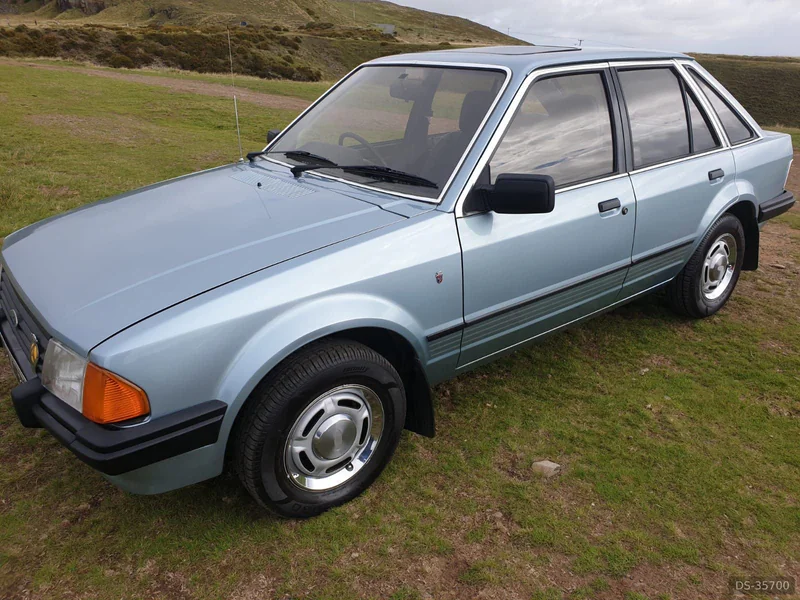 1981 Ford Escort 1.3 Ghia in Stourport-on-severn 8