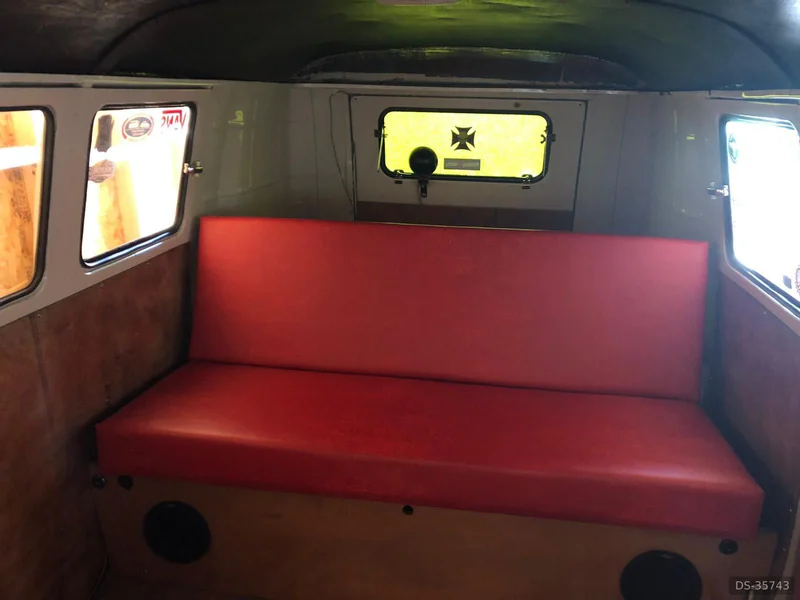 1963 Volkswagen Split Screen in London 9