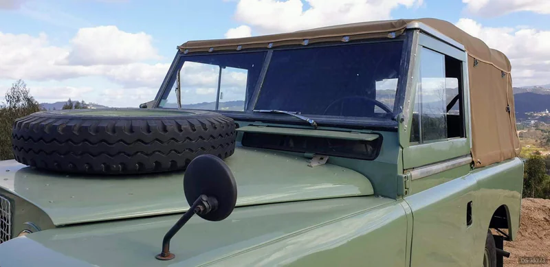 1966 Land Rover Regular 88 in Vila Meã, Amarante 10