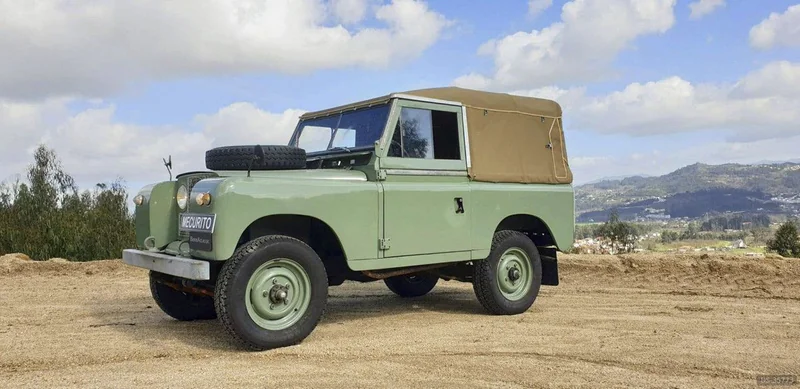 1966 Land Rover Regular 88 in Vila Meã, Amarante 2