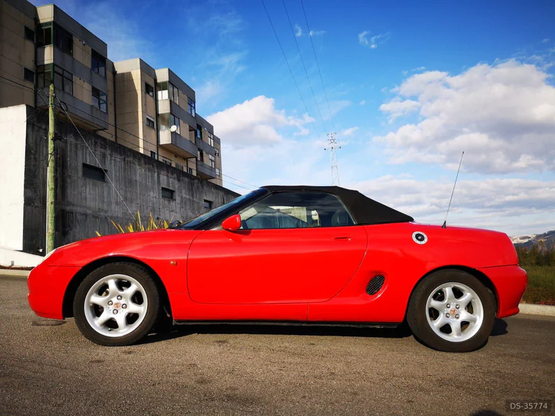 1996 MG MGF in Vila Meã, Amarante 2
