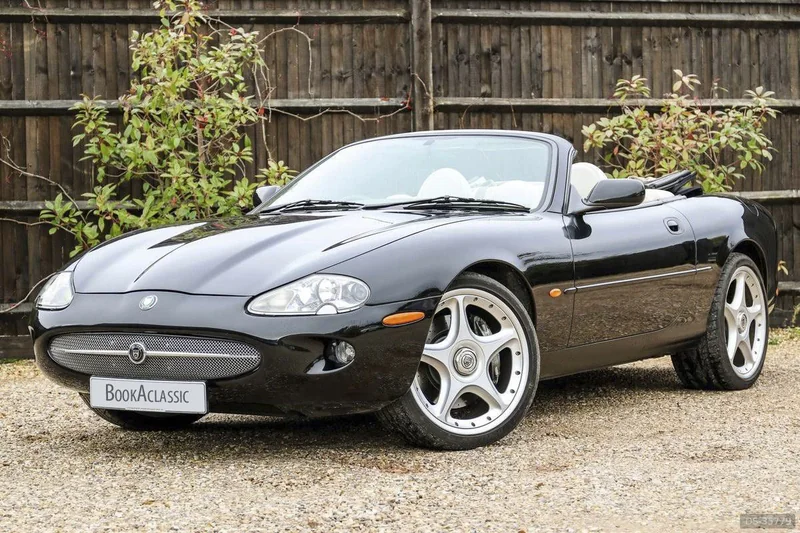 2000 Jaguar XK8 in Solihull 1