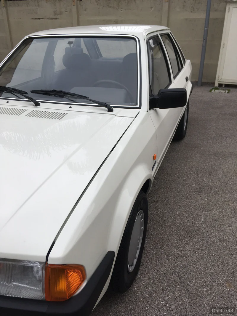 1986 Ford Escort Mk3 in Napoli 8