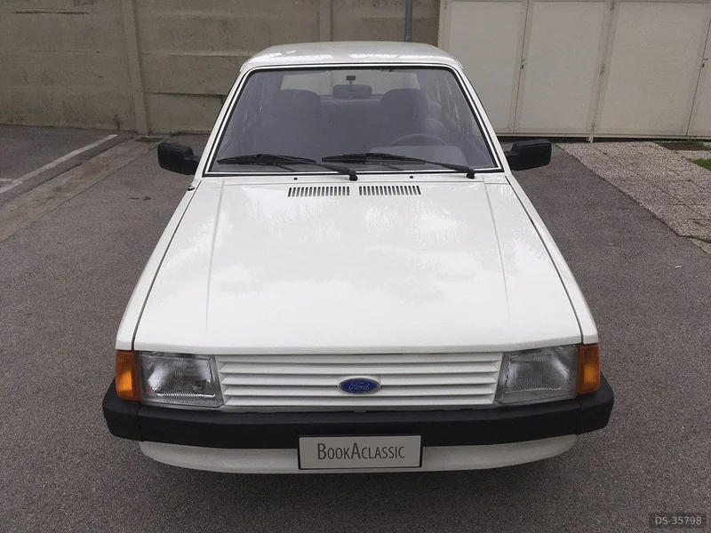 1986 Ford Escort Mk3 in Napoli 2