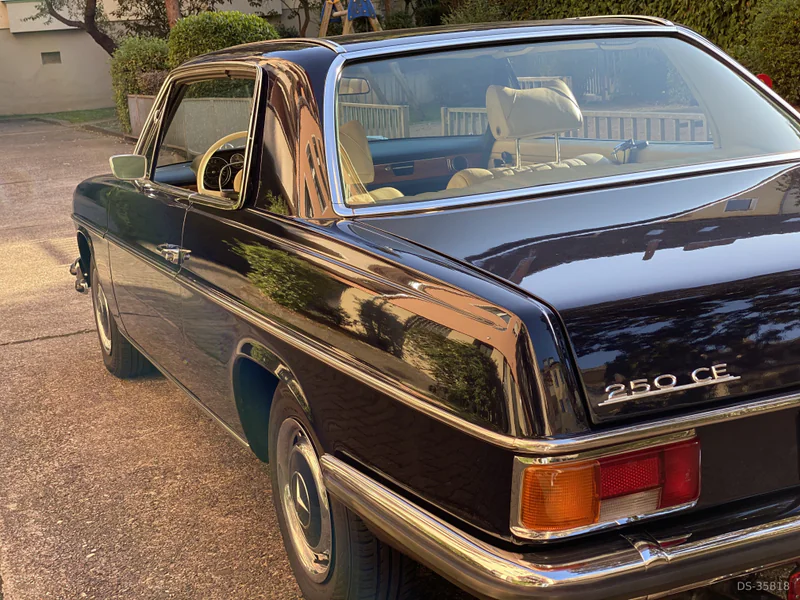 1971 Mercedes-Benz W114 Coupé in Köln 2