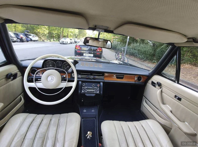 1971 Mercedes-Benz W114 Coupé in Köln 3