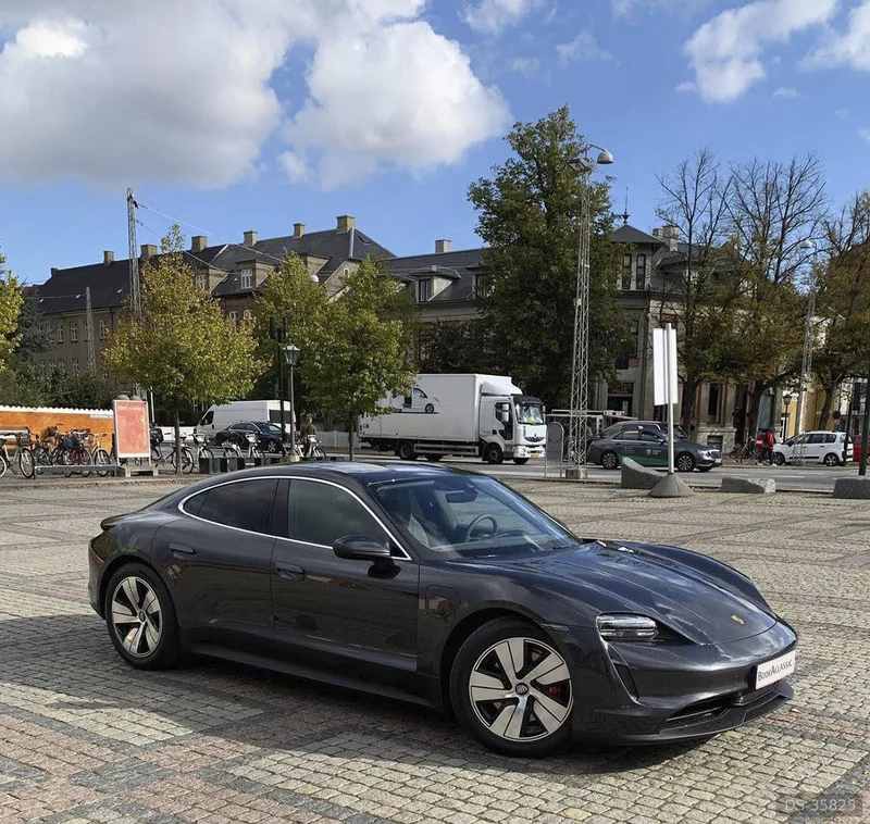 2020 Porsche Taycan 4S