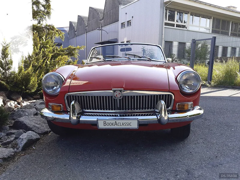 1975 MG B in Elgg 3