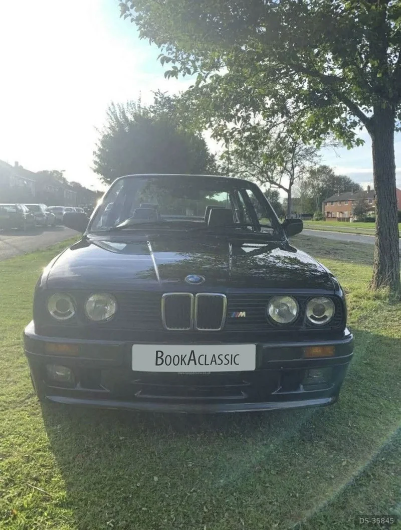 1989 BMW 325i Sport in London 2