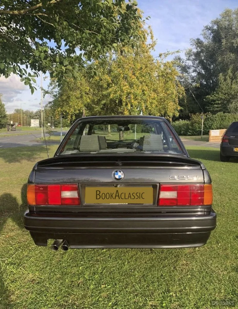 1989 BMW 325i Sport in London 5