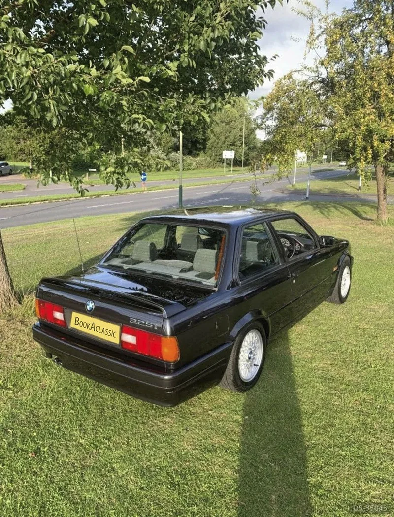 1989 BMW 325i Sport in London 4