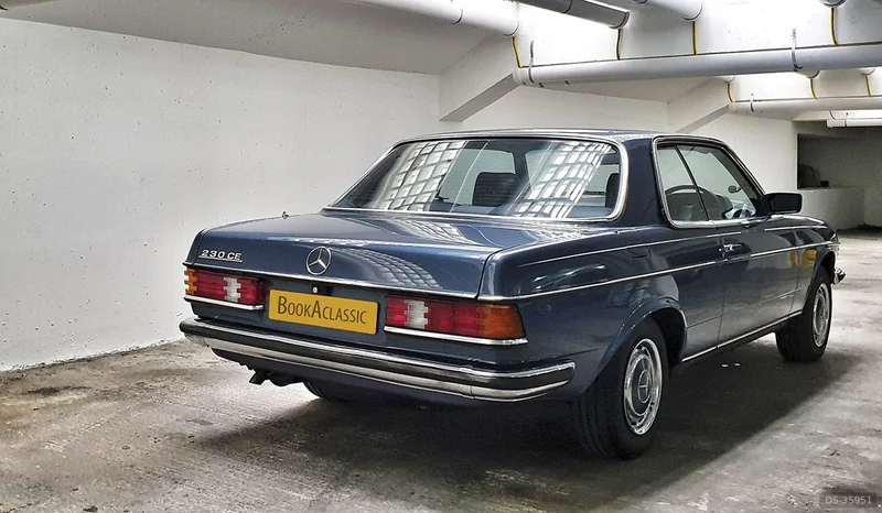 1983 Mercedes-Benz 230CE in London 2