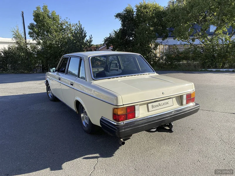 1981 Volvo 240 in Stockholm 5