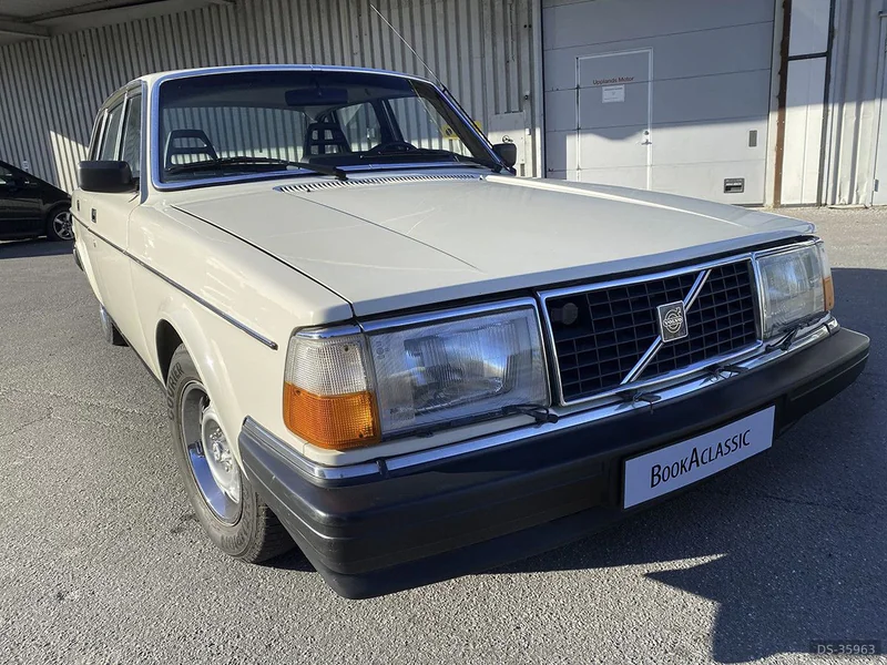 1981 Volvo 240 in Stockholm 4