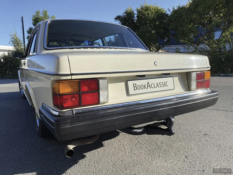 1981 Volvo 240 in Stockholm 3