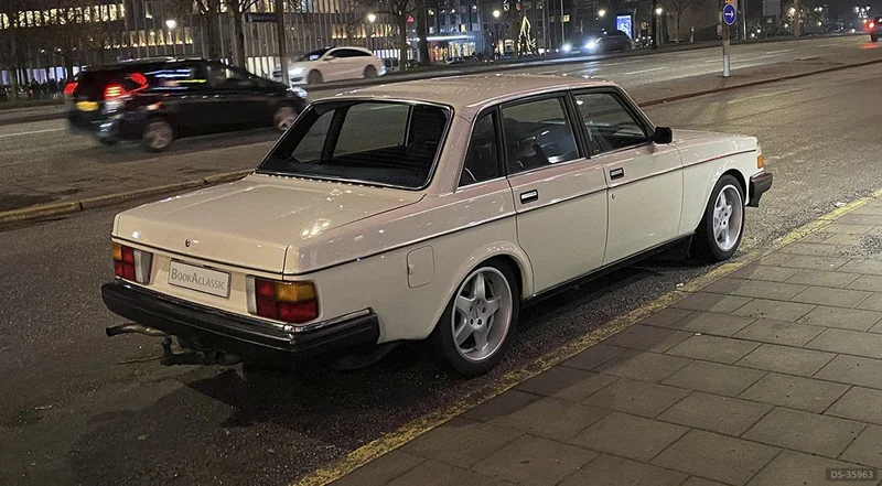 1981 Volvo 240 in Stockholm 8