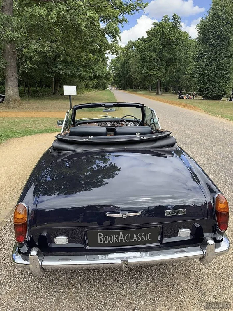 1969 Rolls-Royce Corniche in London 3