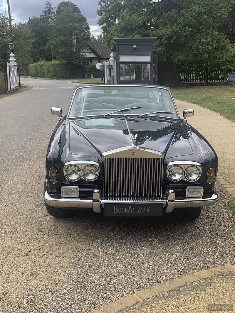 1969 Rolls-Royce Corniche in London 4