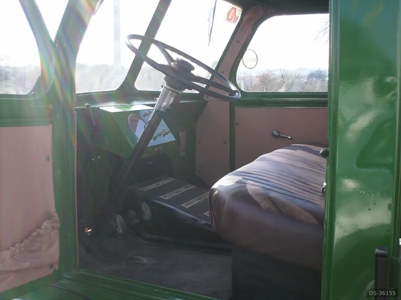1949 Peugeot Camionnette Q3a in Cannes 4