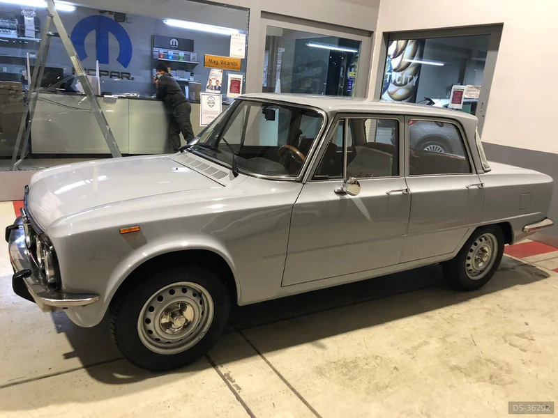 1976 Alfa Romeo Giulia Nuova Super 1300 in Torre Annunziata 6
