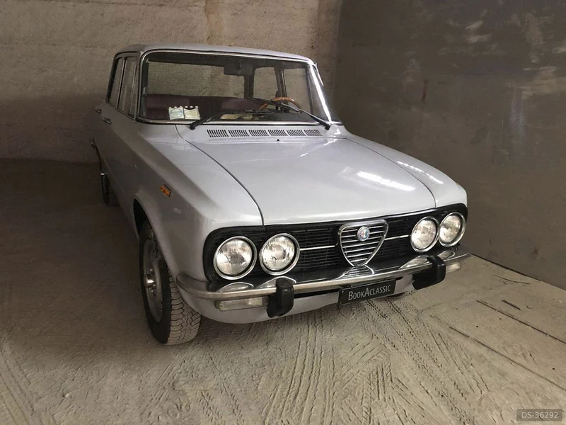 1976 Alfa Romeo Giulia Nuova Super 1300 in Torre Annunziata 3