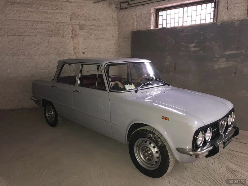 1976 Alfa Romeo Giulia Nuova Super 1300 in Torre Annunziata 2