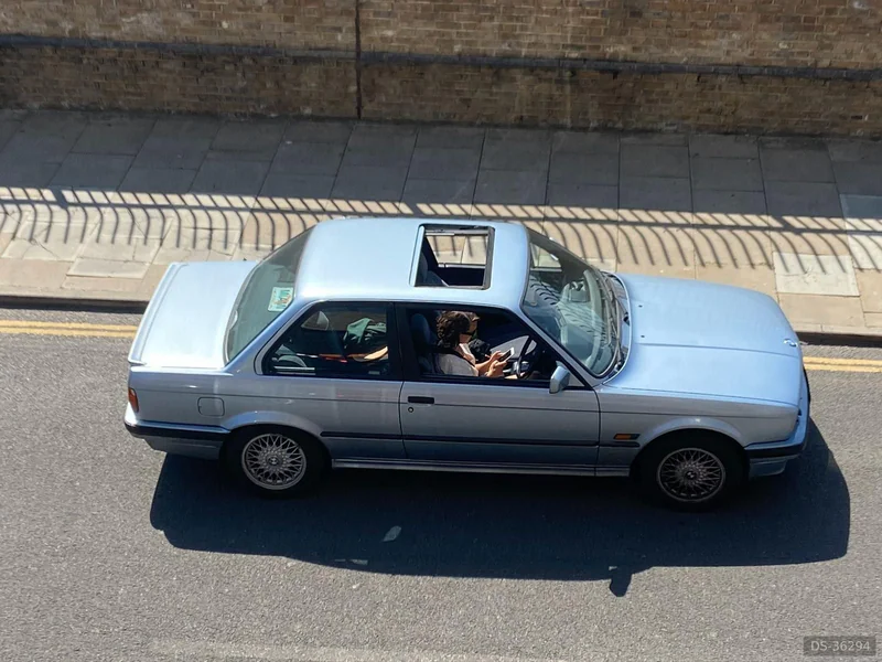 1990 BMW E30 in London 2
