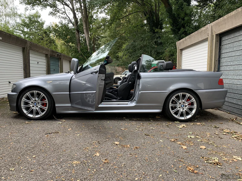 2004 BMW 330ci in London