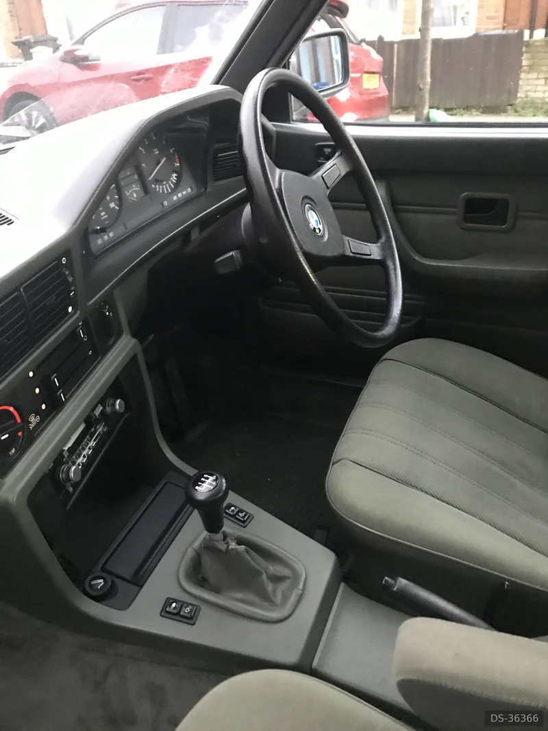 1985 BMW 520i E28 in London 4