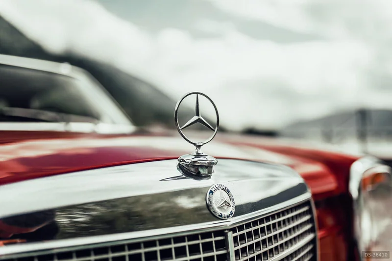 1972 Mercedes-Benz 250CE in London 7